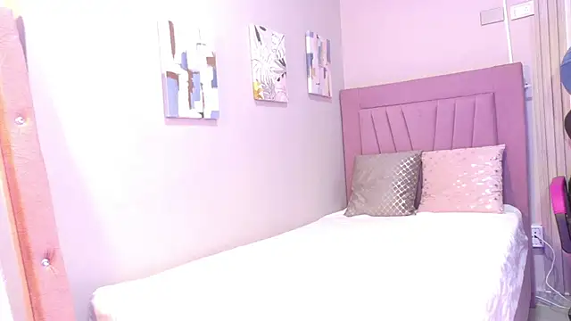 isa taylorr  online show from 21, 12, 2025