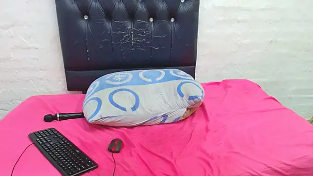 DaisyGirlxx online show from 17, 11, 2025