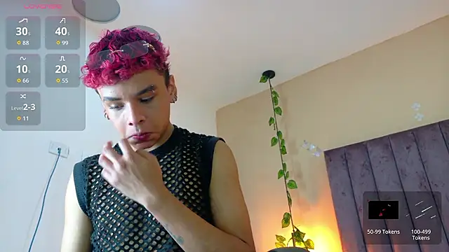 Snapshot of Xavier_Fox___ chatting on 9, 2, 2026 Xavier Fox online show from 9, 2, 2026