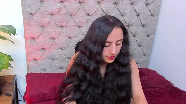 Snapshot of Samanta_Fischer chatting on 8, 11, 2025 Samanta Fischer online show from 8, 11, 2025