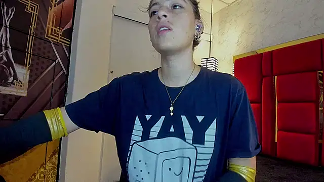 moon winy online show from 17, 11, 2025