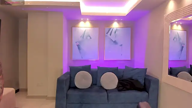 Snapshot of ChristineFord_ chatting on 2, 11, 2025 ChristineFord online show from 2, 11, 2025