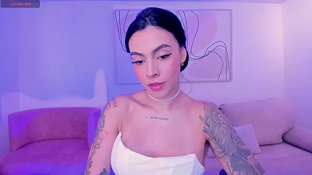 Snapshot of ChristineFord_ chatting on 5, 11, 2025 ChristineFord online show from 5, 11, 2025