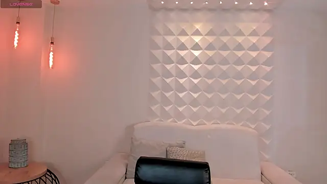 ChristineFord  online show from 13, 3, 2026