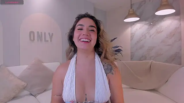 Snapshot of AnnieMonroe1 chatting on 19, 11, 2025 AnnieMonroe1 online show from 19, 11, 2025