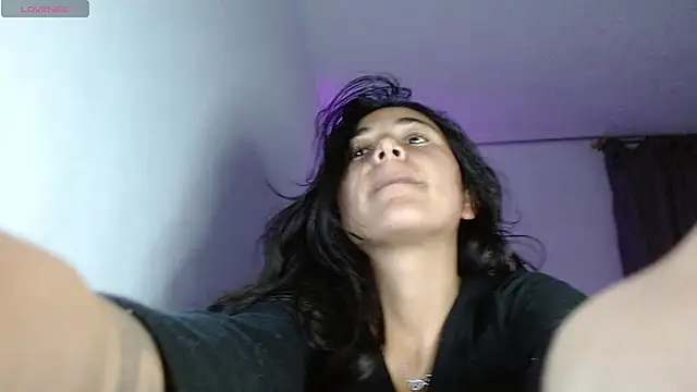 Snapshot of naomy_rain chatting on 22, 10, 2025 naomy rain online show from 22, 10, 2025