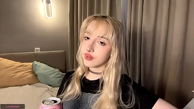 Milkmoriee online show from 14, 11, 2025