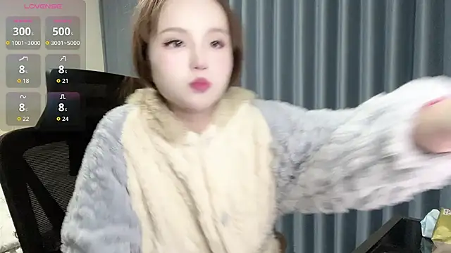 Momo-999 online show from 19, 11, 2025