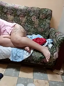 Snapshot of Cubanitaxxx chatting on 27, 10, 2025 Cubanitaxxx online show from 27, 10, 2025