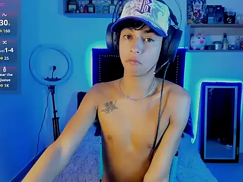 Snapshot of Alejo_Desire chatting on 15, 11, 2025 Alejo Desire online show from 15, 11, 2025