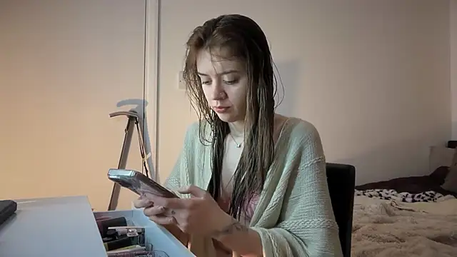 Snapshot of YasmineLace chatting on 16, 12, 2025 YasmineLace online show from 16, 12, 2025