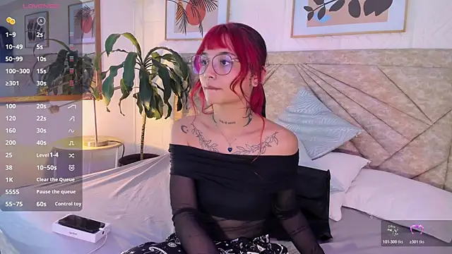 Snapshot of Emma_duff chatting on 6, 5, 2026 Emma duff online show from 6, 5, 2026