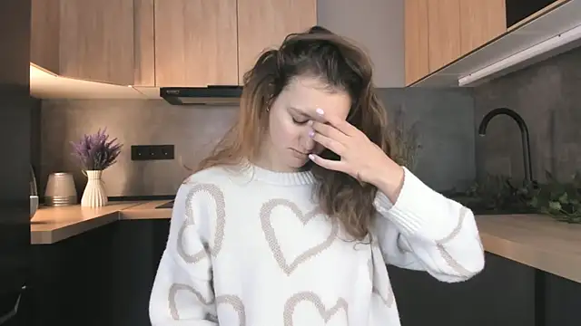 Snapshot of FoxFever chatting on 2, 12, 2025 FoxFever online show from 2, 12, 2025