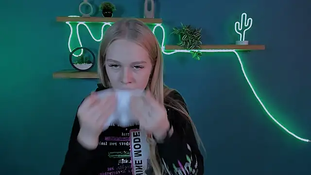 Snapshot of megan_cold chatting on 3, 11, 2025 megan cold online show from 3, 11, 2025