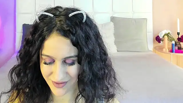 Snapshot of IzieCarter chatting on 24, 10, 2025 IzieCarter online show from 24, 10, 2025