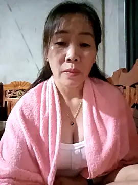 Snapshot of tabby-cat11 chatting on 4, 12, 2025 tabby-cat11 online show from 4, 12, 2025