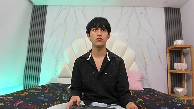 hoot booys  online show from 4, 12, 2025