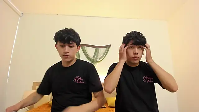 hoot booys  online show from 10, 4, 2026