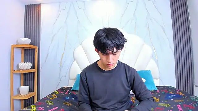 hoot booys  online show from 17, 4, 2026