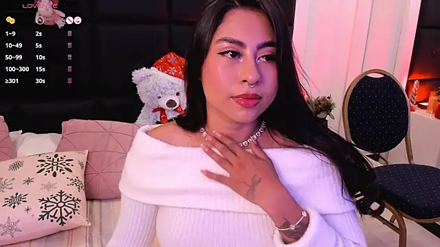 Snapshot of TamaraLeen chatting on 4, 12, 2025 TamaraLeen online show from 4, 12, 2025