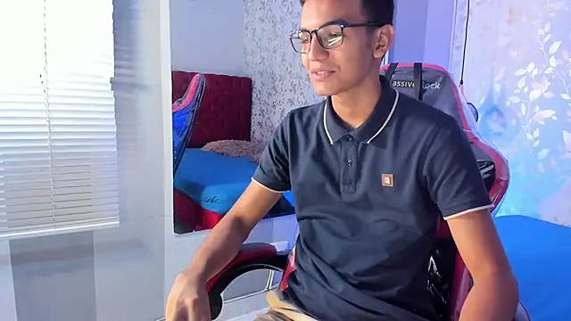 Snapshot of velkanX chatting on 29, 10, 2025 velkanX online show from 29, 10, 2025