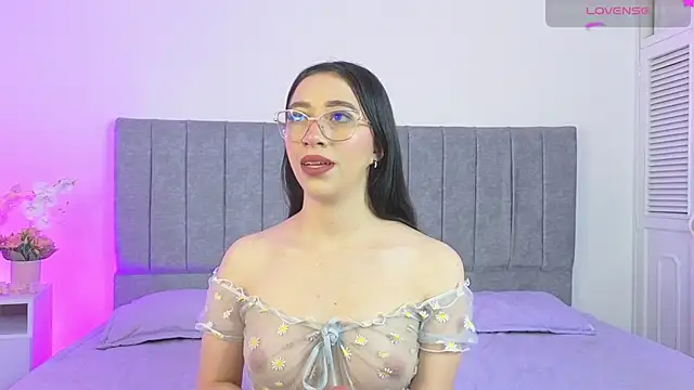 Snapshot of GabbieHill chatting on 27, 10, 2025 GabbieHill online show from 27, 10, 2025