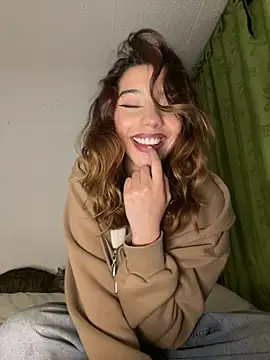 Snapshot of MiaaCute- chatting on 19, 5, 2026 MiaaCute- online show from 19, 5, 2026