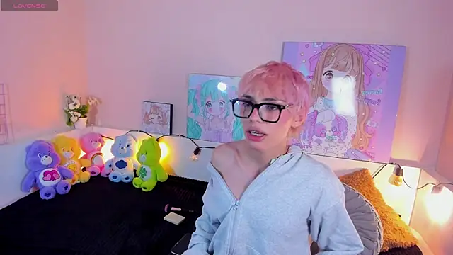 Strawberry Kitty  online show from 21, 10, 2025