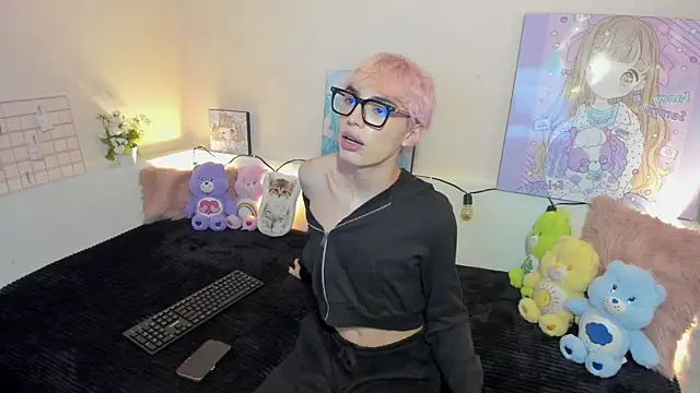 Strawberry Kitty  online show from 20, 11, 2025