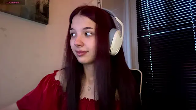 Snapshot of HanaMantanaDell chatting on 29, 4, 2026 HanaMantanaDell online show from 29, 4, 2026