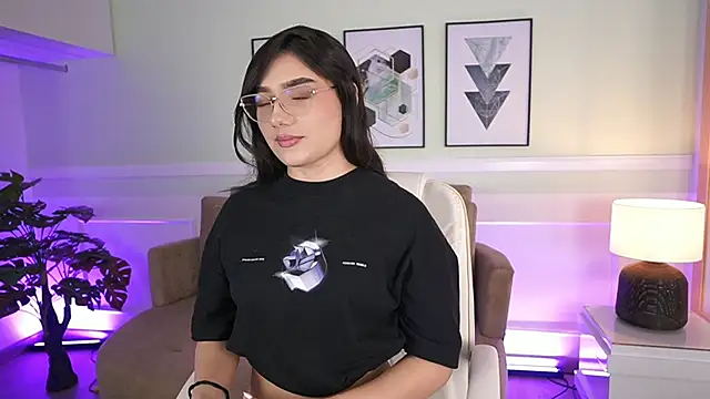 EmilyTurneer online show from 5, 11, 2025