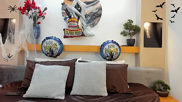 Snapshot of JohnBelRose chatting on 27, 10, 2025 JohnBelRose online show from 27, 10, 2025