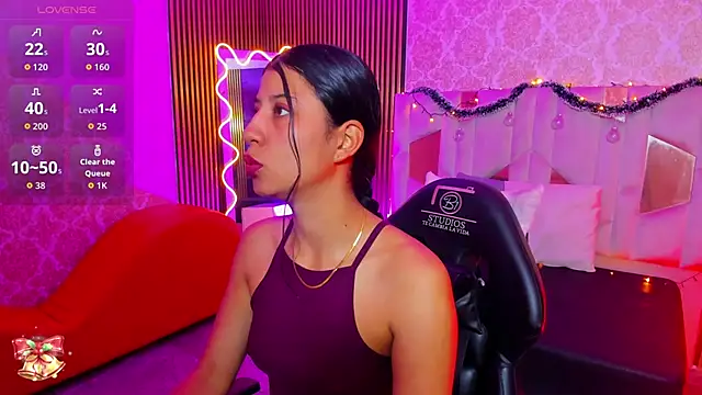 Snapshot of Adisson_Tay chatting on 3, 12, 2025 Adisson Tay online show from 3, 12, 2025