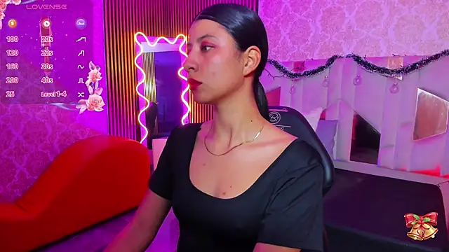 Snapshot of Adisson_Tay chatting on 4, 12, 2025 Adisson Tay online show from 4, 12, 2025