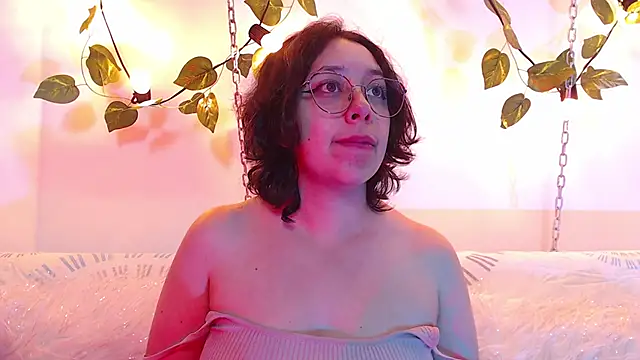 Snapshot of Milie_yue chatting on 22, 10, 2025 Milie yue online show from 22, 10, 2025