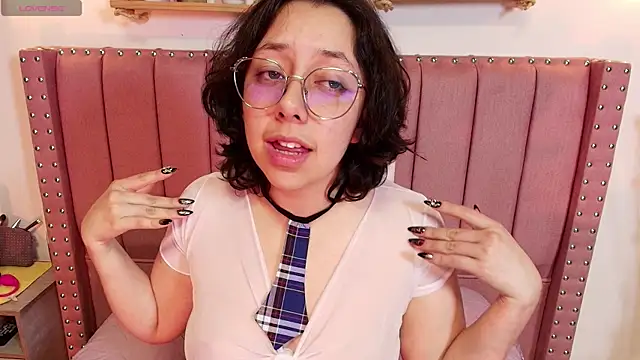 Snapshot of Milie_yue chatting on 25, 10, 2025 Milie yue online show from 25, 10, 2025