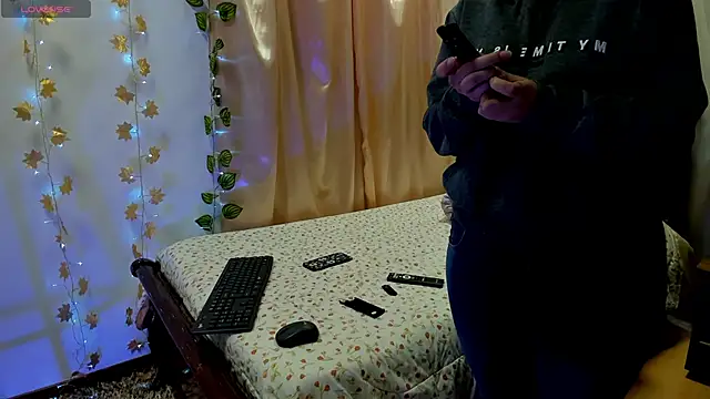 Snapshot of Milie_yue chatting on 10, 11, 2025 Milie yue online show from 10, 11, 2025