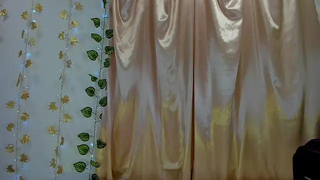 Snapshot of Milie_yue chatting on 2, 12, 2025 Milie yue online show from 2, 12, 2025