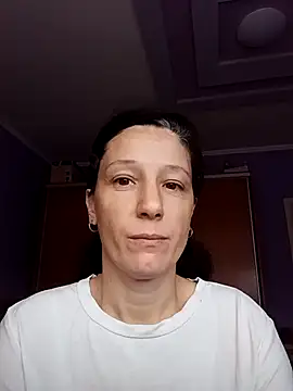 Snapshot of Emeli32-22 chatting on 3, 11, 2025 Emeli32-22 online show from 3, 11, 2025