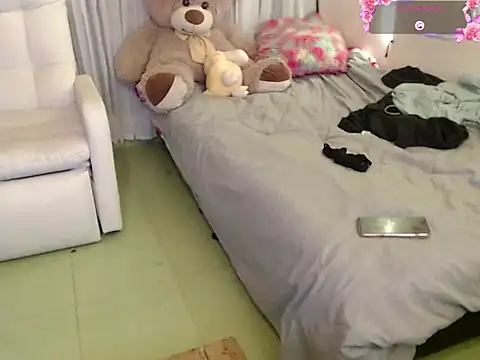 yvonne jlove online show from 3, 12, 2025