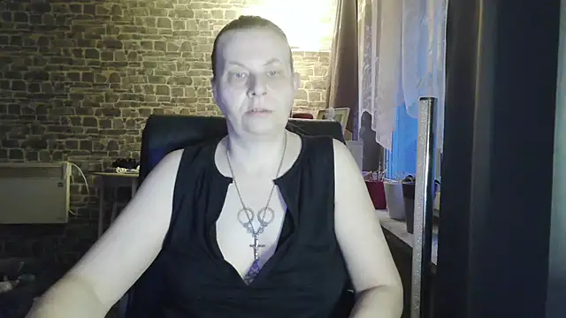 Snapshot of Diamond_Bite chatting on 23, 10, 2025 Diamond Bite online show from 23, 10, 2025