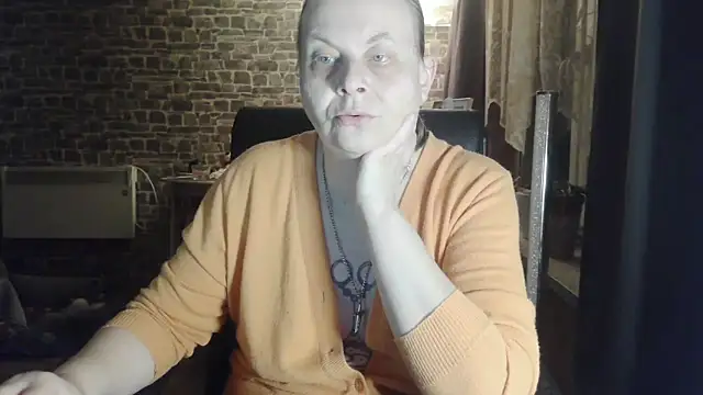 Snapshot of Diamond_Bite chatting on 24, 10, 2025 Diamond Bite online show from 24, 10, 2025