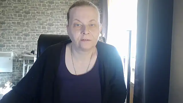 Snapshot of Diamond_Bite chatting on 29, 10, 2025 Diamond Bite online show from 29, 10, 2025