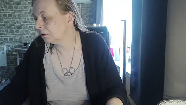 Snapshot of Diamond_Bite chatting on 30, 10, 2025 Diamond Bite online show from 30, 10, 2025