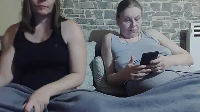 Snapshot of Diamond_Bite chatting on 14, 11, 2025 Diamond Bite online show from 14, 11, 2025