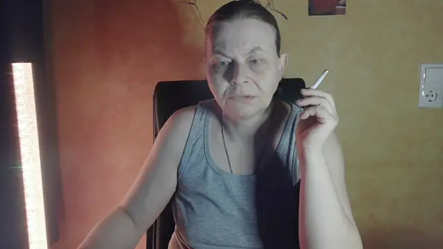 Snapshot of Diamond_Bite chatting on 20, 11, 2025 Diamond Bite online show from 20, 11, 2025