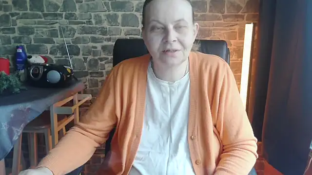 Snapshot of Diamond_Bite chatting on 29, 11, 2025 Diamond Bite online show from 29, 11, 2025