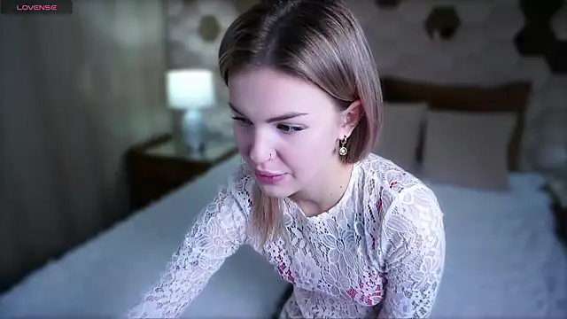 Naomi Secret online show from 12, 11, 2025