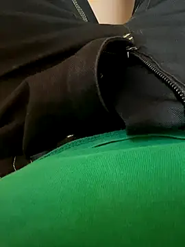 Snapshot of Ing-O2 chatting on 17, 11, 2025 Ing-O2 online show from 17, 11, 2025