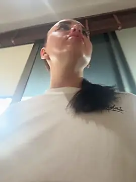 KiraSunshine online show from 5, 2, 2026